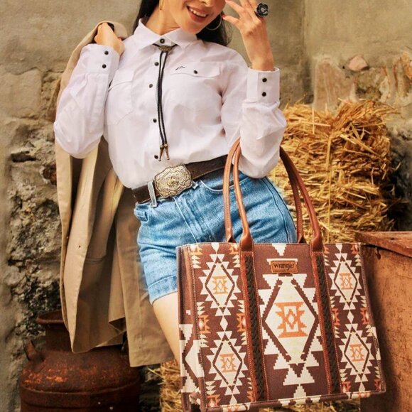 Wrangler Aztec Print Canvas Tote Bag NWT - Picture 3 of 3